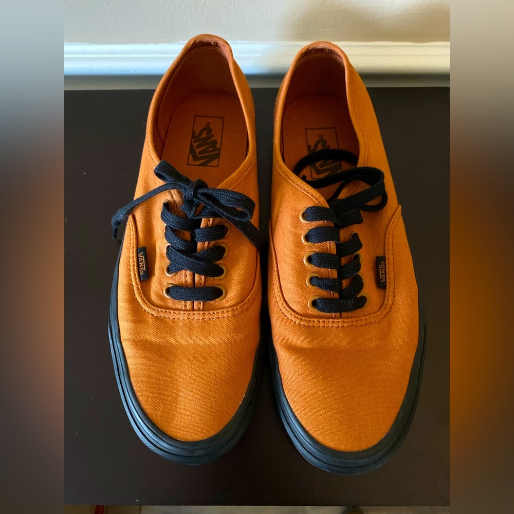 women’s 10 1/2 men’s 9 orange vans
